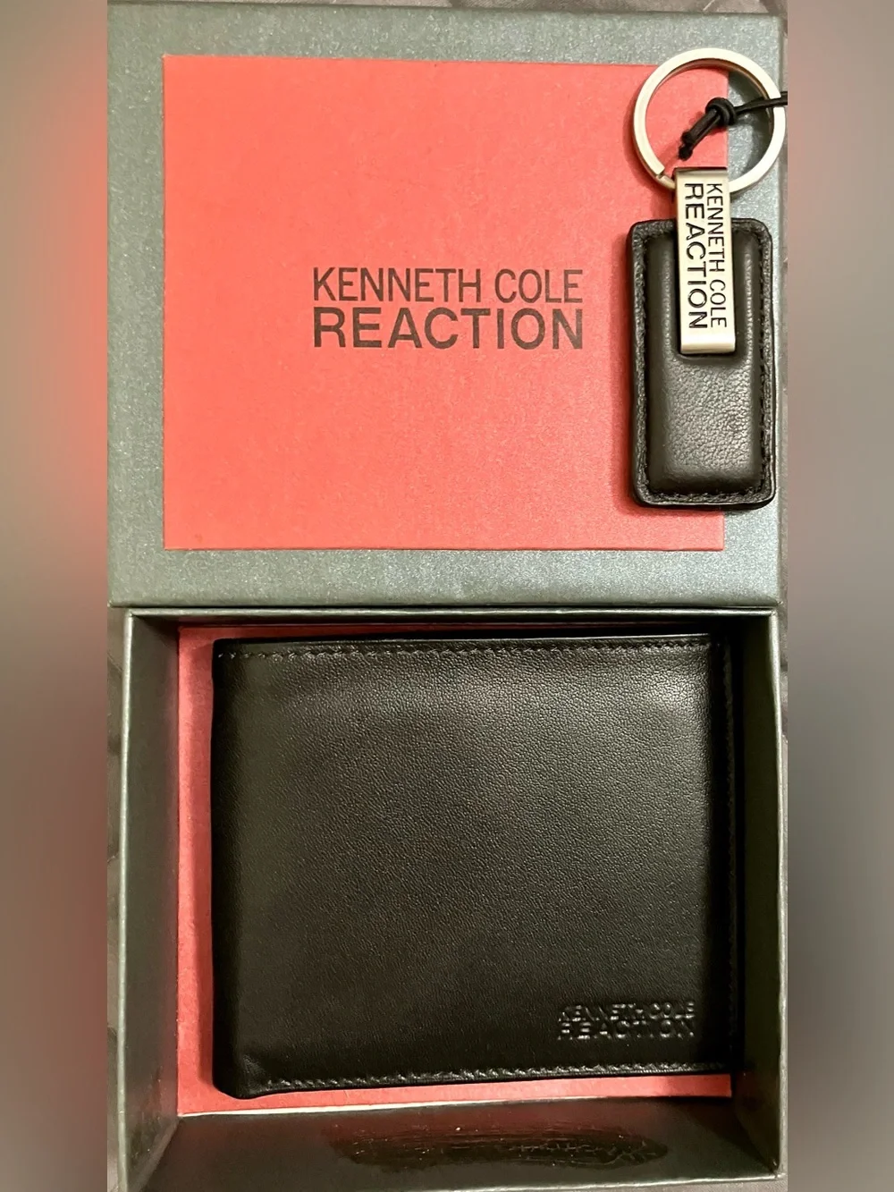 NIB Men's Kenneth Cole Genuine Leather Dark Brown Wallet & Key Chain